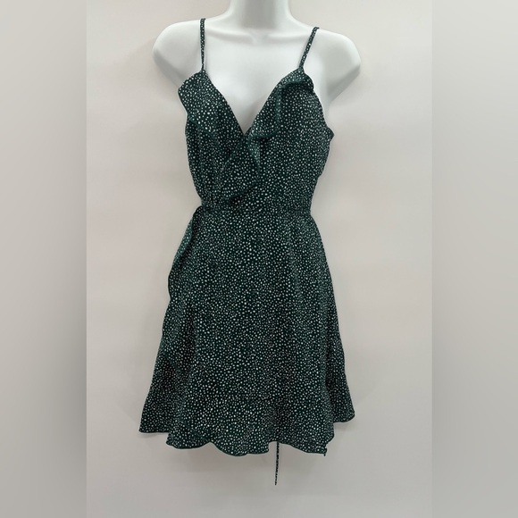 Women's Green and White Spaghetti Strap Neck Knot Ruffle Trim Cami Dress – Size - Picture 2 of 5